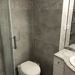 Pavillon 3 Avec Veranda Et Climatisation. Дом отдыха