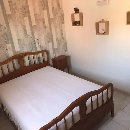 Hébergement de vacances Pavillon 3 Avec Veranda Et Climatisation. *