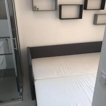 Pavillon 3 Avec Veranda Et Climatisation. Nyaraló Sorède