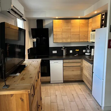 Pavillon 3 Avec Veranda Et Climatisation. Nyaraló *