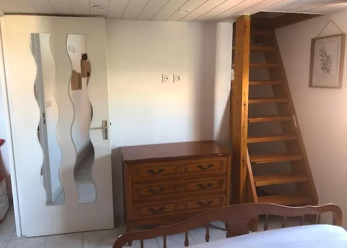 Pavillon 3 Avec Veranda Et Climatisation. Sorède