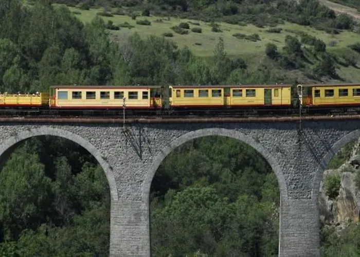 Pavillon 3 Avec Veranda Et Climatisation. Casa de Férias