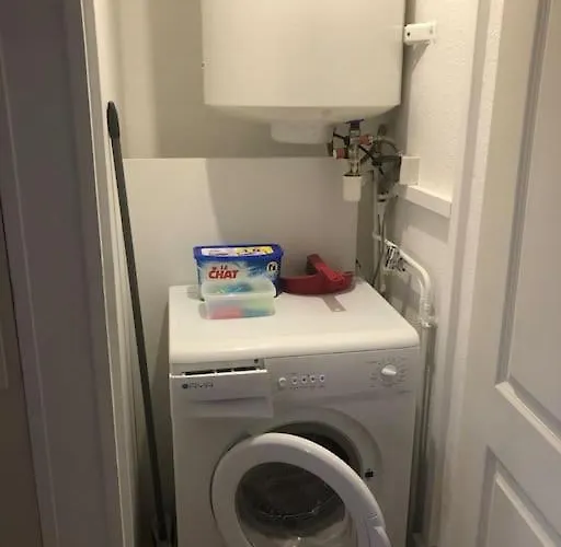 Pavillon 3 Avec Veranda Et Climatisation.