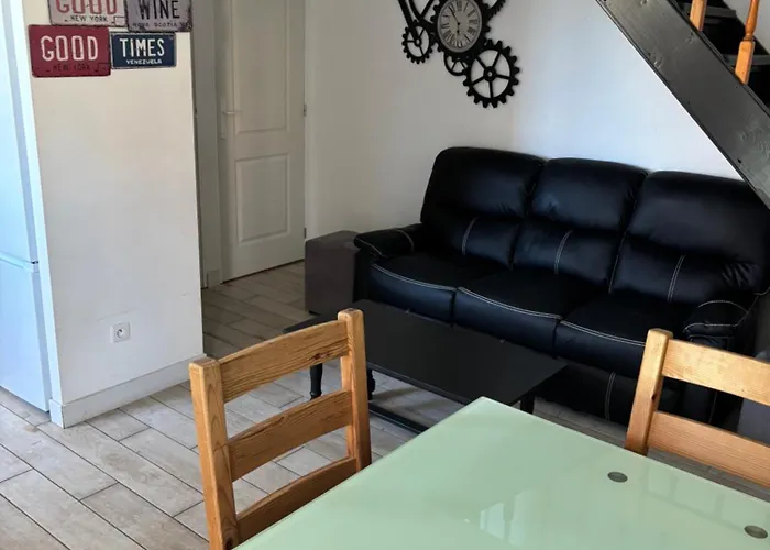 Pavillon 3 Avec Veranda Et Climatisation. Sorède