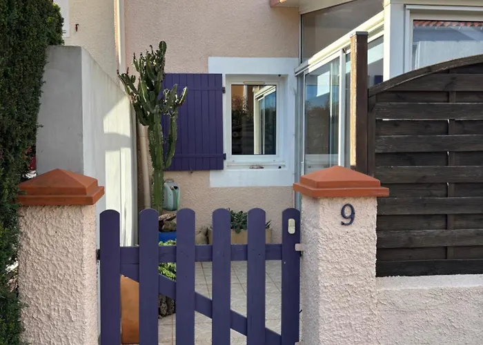 Pavillon 3 Avec Veranda Et Climatisation. Casa de Férias *